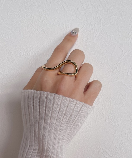 iso（イソ）の「ツイストボリュームフィンガーリング（リング・レディース・ゴールド/シルバー・FREE）」の21枚目の写真