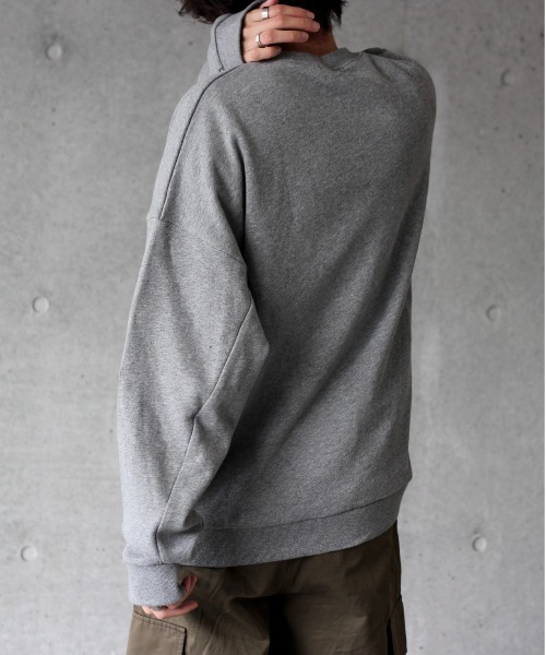 y/m by れぽすけ(イムバイレポスケ)の「CAMILLE NOAスウェットトップス(スウェット・メンズ・ブラック/グレー・MEDIUM/LARGE)」の7枚目の写真