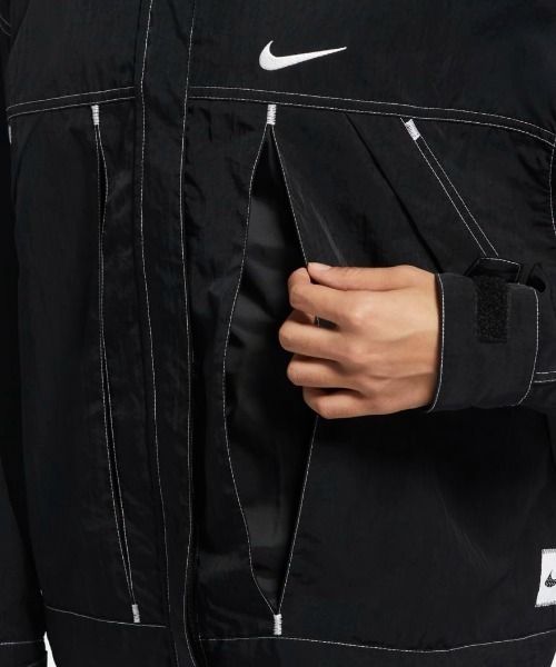NIKE（ナイキ）の「NIKE WMNS NSW SWOOSH WOVEN JACKET DM6204