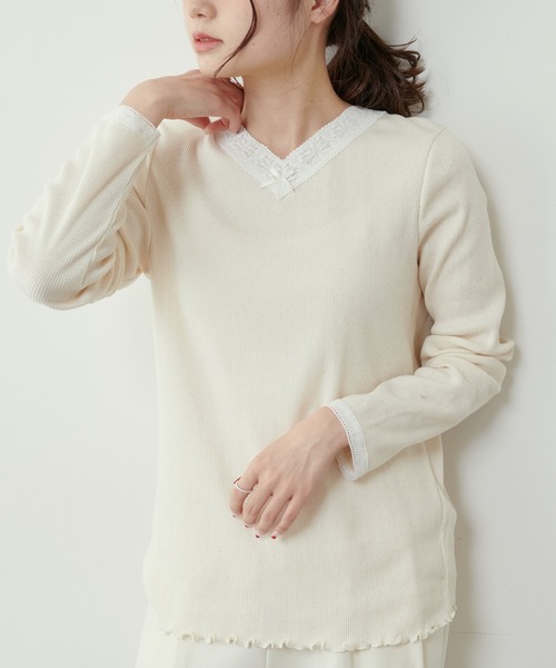 PUAL CE CIN(ピュアルセシン)の「襟レーステレコロングスリーブ(Tシャツ/カットソー・レディース・ブラック/ナチュラル・FREE)」の1枚目の写真