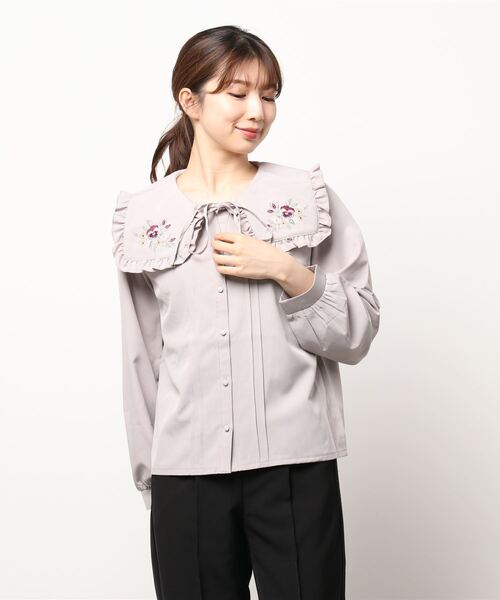 axes femme（アクシーズファム）の「パンジー刺繍ＢＩＧ襟ブラウス（シャツ/ブラウス・レディース・ピンク/ネイビー/キナリ・MEDIUM）」の3枚目の写真