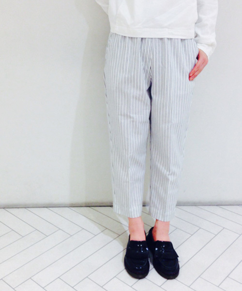 Kastane（カスタネ）の「【Kastane】はんぱ丈イージーテーパードパンツ（その他パンツ・レディース・ネイビー/その他18/ベージュ/グレー・FREE）」の4枚目の写真