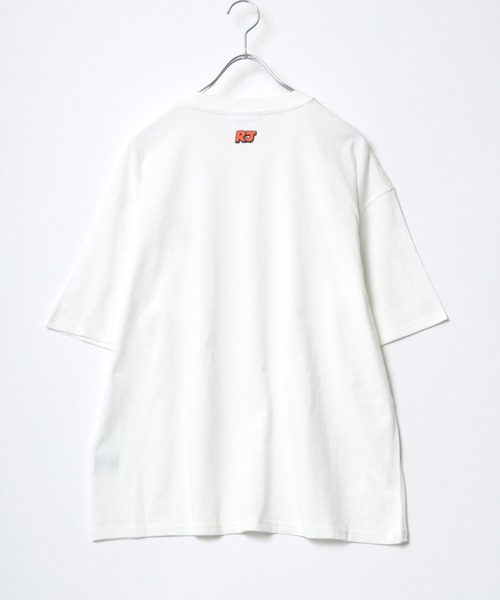 BT21(ビーティーイシビル)の「BT21 キャラクター胸ワンポイント刺繍ビッグシルエットTシャツ(ユニセックスサイズ)(Tシャツ/カットソー・レディース・ホワイト系1/ホワイト系2/ホワイト系3/ホワイト系4/ホワイト系5/ホワイト系6/ホワイト系7・M/L)」の17枚目の写真