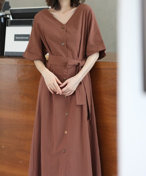 MAISON DE THERESE(メゾン ド テレーズ)の「Vネックハーフスリーブ タックロングワンピース(ワンピース・レディース・ブラウン・FREE)」の16枚目の写真
