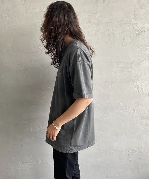 Carhartt WIP（カーハートダブリューアイピー）の「[carhartt WIP/カーハートダブリューアイピー]  NELSON ワンポイントロゴＴシャツ（Tシャツ/カットソー・レディース・ブラック/パープル/ナチュラル・M/L）」の10枚目の写真