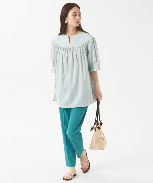 qualite（カリテ）の「ローンギャザーパフブラウス（シャツ/ブラウス・レディース・オフホワイト/ライトブルー/ネイビー・フリー）」の4枚目の写真