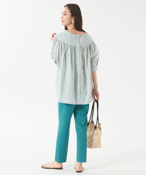 qualite（カリテ）の「ローンギャザーパフブラウス（シャツ/ブラウス・レディース・オフホワイト/ライトブルー/ネイビー・フリー）」の17枚目の写真