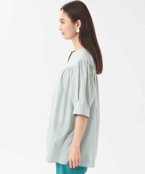 qualite（カリテ）の「ローンギャザーパフブラウス（シャツ/ブラウス・レディース・オフホワイト/ライトブルー/ネイビー・フリー）」の8枚目の写真