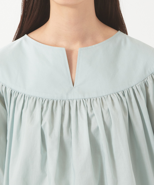 qualite（カリテ）の「ローンギャザーパフブラウス（シャツ/ブラウス・レディース・オフホワイト/ライトブルー/ネイビー・フリー）」の11枚目の写真