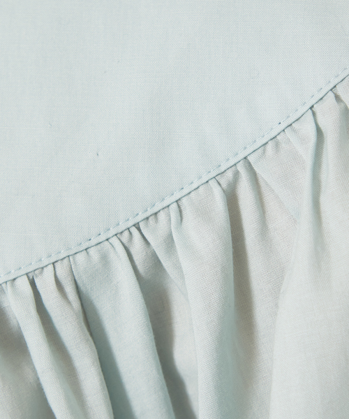 qualite（カリテ）の「ローンギャザーパフブラウス（シャツ/ブラウス・レディース・オフホワイト/ライトブルー/ネイビー・フリー）」の19枚目の写真