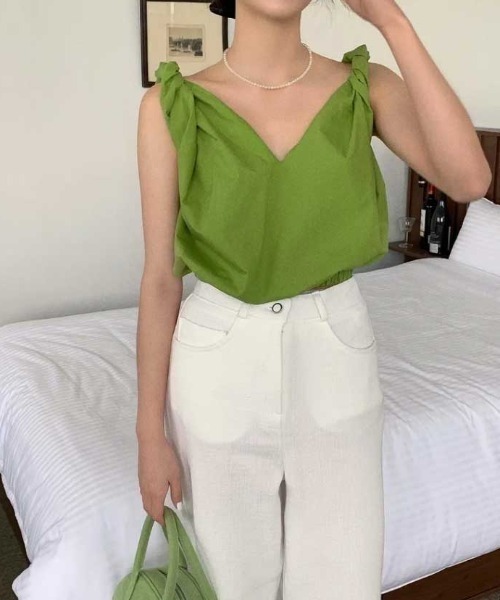 MANGROVE（マングローブ）の「トーションショルダートップス（タンクトップ・レディース・ブルー/グリーン/アイボリー/ブラウン/ホワイト/ブラック/ライトグリーン・FREE）」の7枚目の写真