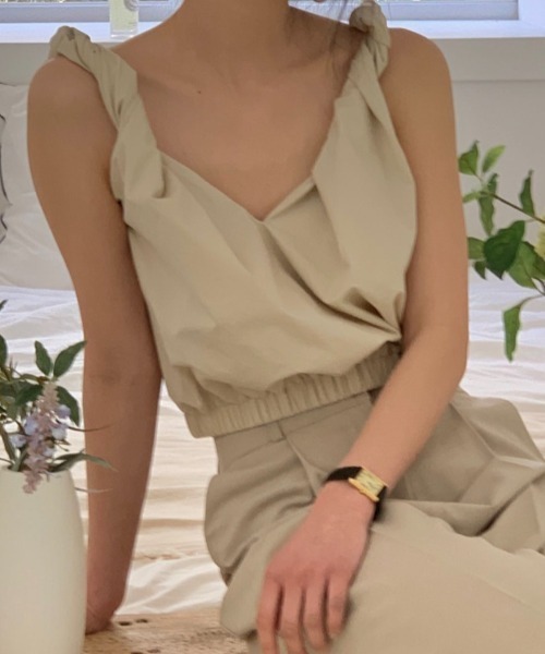 MANGROVE（マングローブ）の「トーションショルダートップス（タンクトップ・レディース・ブルー/グリーン/アイボリー/ブラウン/ホワイト/ブラック/ライトグリーン・FREE）」の8枚目の写真