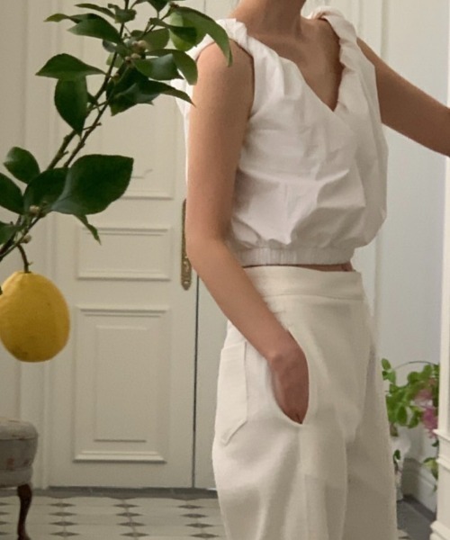 MANGROVE（マングローブ）の「トーションショルダートップス（タンクトップ・レディース・ブルー/グリーン/アイボリー/ブラウン/ホワイト/ブラック/ライトグリーン・FREE）」の21枚目の写真