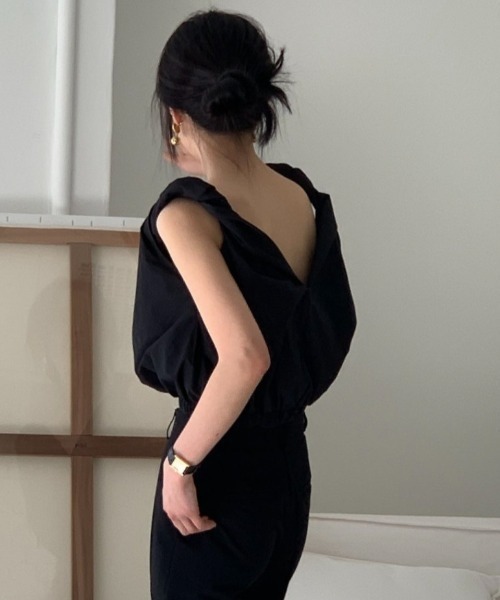 MANGROVE（マングローブ）の「トーションショルダートップス（タンクトップ・レディース・ブルー/グリーン/アイボリー/ブラウン/ホワイト/ブラック/ライトグリーン・FREE）」の14枚目の写真