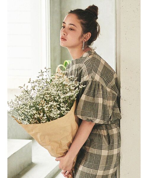 Ungrid(アングリッド)の「チェックボリュームブラウス(シャツ/ブラウス・レディース・ブラック/ダークオレンジ・FREE)」の4枚目の写真