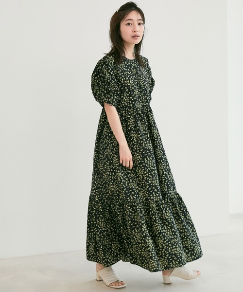 VIS(ビス)の「【EASY CARE】袖ボリュームフラワープリントワンピース(ワンピース・レディース・ダークグリーン/ブラック系その他/イエロー系その他・FREE)」の2枚目の写真