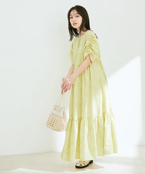 VIS(ビス)の「【EASY CARE】袖ボリュームフラワープリントワンピース(ワンピース・レディース・ダークグリーン/ブラック系その他/イエロー系その他・FREE)」の4枚目の写真