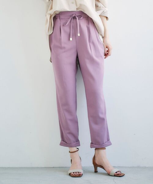 le.coeur blanc（ルクールブラン）の「ツイストヘムイージーテーパードパンツ（その他パンツ・レディース・ベージュ/ラベンダー/ブラック・36/38）」の8枚目の写真