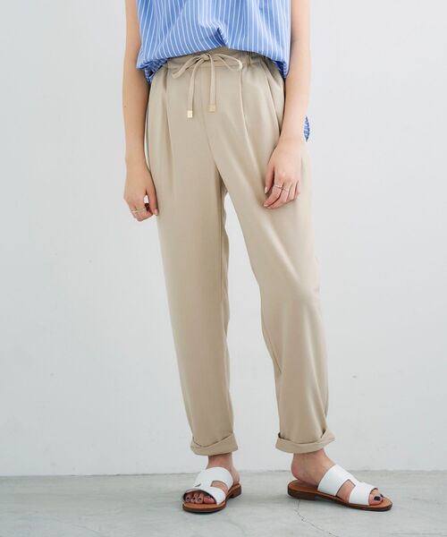 le.coeur blanc（ルクールブラン）の「ツイストヘムイージーテーパードパンツ（その他パンツ・レディース・ベージュ/ラベンダー/ブラック・36/38）」の12枚目の写真