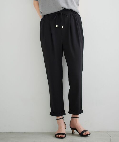 le.coeur blanc（ルクールブラン）の「ツイストヘムイージーテーパードパンツ（その他パンツ・レディース・ベージュ/ラベンダー/ブラック・36/38）」の10枚目の写真