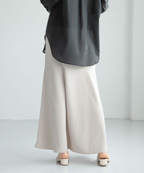 LAKOLE（ラコレ）の「サカリバフレアラインスカート / 352446（スカート・レディース・ブラック/サンドグレー/チャコール/グリーン・SMALL/MEDIUM）」の3枚目の写真