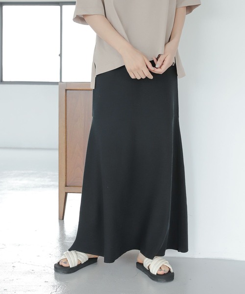 LAKOLE（ラコレ）の「サカリバフレアラインスカート / 352446（スカート・レディース・ブラック/サンドグレー/チャコール/グリーン・SMALL/MEDIUM）」の2枚目の写真