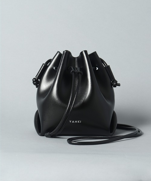 YAHKI（ヤーキ）の「【 YAHKI / ヤーキ 】 SOFT W FACE LEATHER 2way DRAWSTRING BAG / ソフトレザー2wayドローストバッグ（ショルダーバッグ・レディース・アイボリー/ブラック/ブルー・FREE）」の3枚目の写真