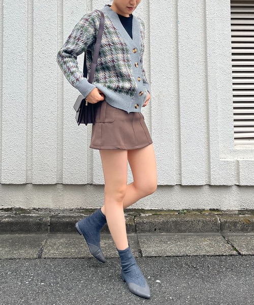 Jewelobe(ジュエローブ)の「千鳥オーバーサイズニットカーディガン(カーディガン/ボレロ・レディース・グレー/アイボリー・FREE)」の6枚目の写真
