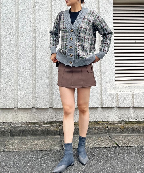 Jewelobe(ジュエローブ)の「千鳥オーバーサイズニットカーディガン(カーディガン/ボレロ・レディース・グレー/アイボリー・FREE)」の15枚目の写真