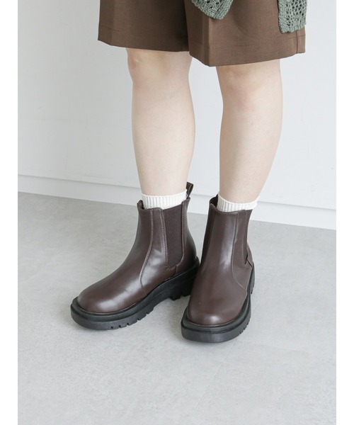 ehka sopo（エヘカソポ）の「チェルシーブーツ（ブーツ・レディース・ブラック/ブラウン/オフホワイト・MEDIUM/LARGE）」の3枚目の写真