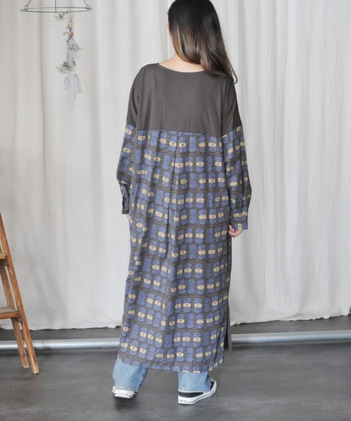 CALINER(カリネ)の「毛糸玉プリント×カットソー後ろ切替ワンピース(ワンピース・レディース・グレー/モカ/サックスブルー/チャコールグレー・M)」の9枚目の写真
