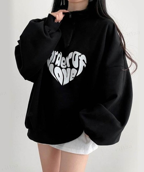 Dalfwin（ダールフィン）の「韓国ファッションLOVEロゴハーフジップ