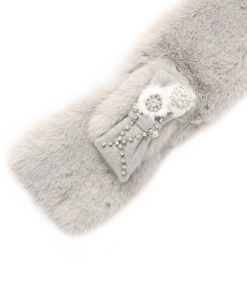 TO BE CHIC（トゥー ビー シック）の「フェイクファーフラワーブローチ