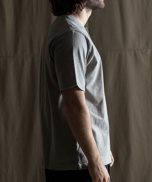 Jackman(ジャックマン)の「Henleyneck T-Shirt(Tシャツ/カットソー・メンズ・グレイッシュブルー/ブルー系その他4/ホワイト/スミクロ/ブラウン系その他2/ライトグレー/ダークネイビー/キナリ/ブラック/ミント/ダークブルー/ブルー系その他2/ネイビー/グレー/ブルー系その他3・LARGE/X-LARGE/MEDIUM/SMALL)」の18枚目の写真