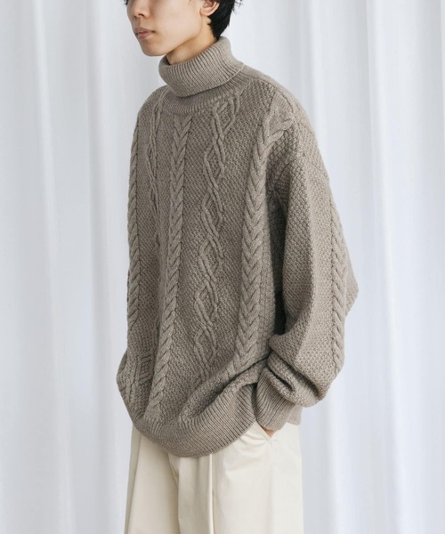 Couleur Meler（クルールメリー）の「Couleur Meler なかじ　ケーブル編みタートルネックニット（ニット/セーター・メンズ・ライトベージュ/ネイビー・MEDIUM/LARGE）」の4枚目の写真