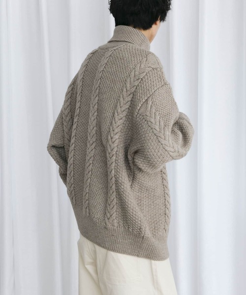 Couleur Meler（クルールメリー）の「Couleur Meler なかじ　ケーブル編みタートルネックニット（ニット/セーター・メンズ・ライトベージュ/ネイビー・MEDIUM/LARGE）」の9枚目の写真