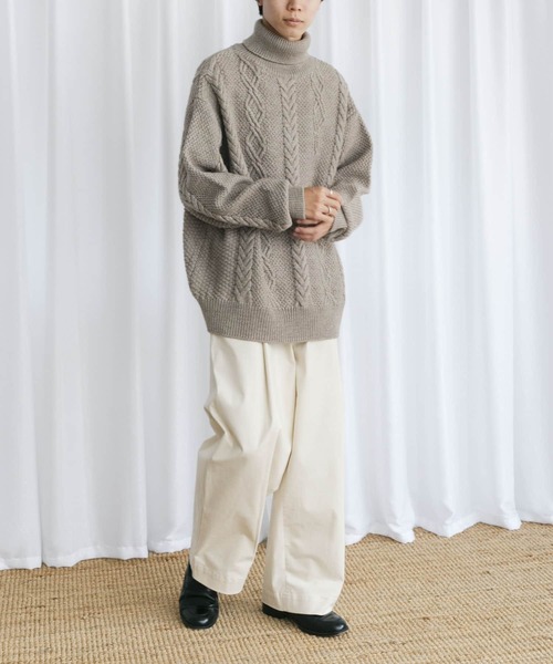 Couleur Meler（クルールメリー）の「Couleur Meler なかじ　ケーブル編みタートルネックニット（ニット/セーター・メンズ・ライトベージュ/ネイビー・MEDIUM/LARGE）」の10枚目の写真