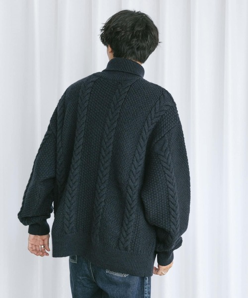 Couleur Meler（クルールメリー）の「Couleur Meler なかじ　ケーブル編みタートルネックニット（ニット/セーター・メンズ・ライトベージュ/ネイビー・MEDIUM/LARGE）」の14枚目の写真