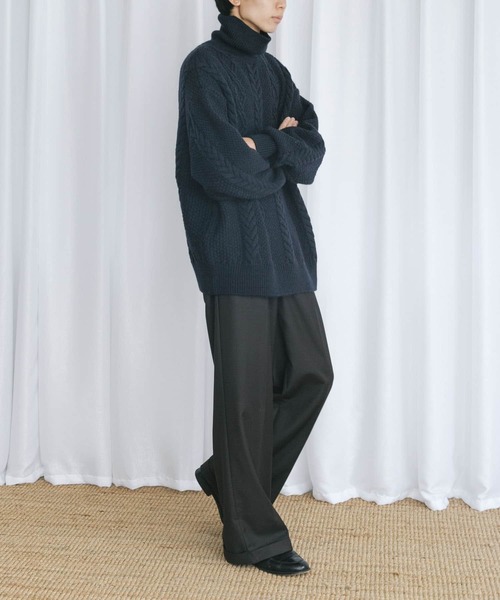 Couleur Meler（クルールメリー）の「Couleur Meler なかじ　ケーブル編みタートルネックニット（ニット/セーター・メンズ・ライトベージュ/ネイビー・MEDIUM/LARGE）」の17枚目の写真