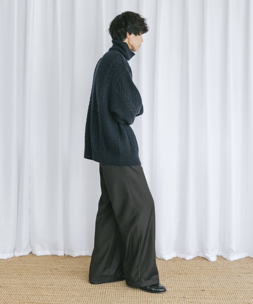 Couleur Meler（クルールメリー）の「Couleur Meler なかじ　ケーブル編みタートルネックニット（ニット/セーター・メンズ・ライトベージュ/ネイビー・MEDIUM/LARGE）」の18枚目の写真