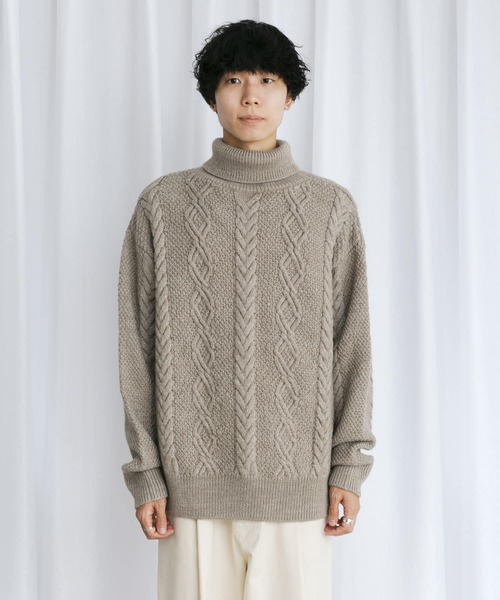 Couleur Meler（クルールメリー）の「Couleur Meler なかじ　ケーブル編みタートルネックニット（ニット/セーター・メンズ・ライトベージュ/ネイビー・MEDIUM/LARGE）」の19枚目の写真