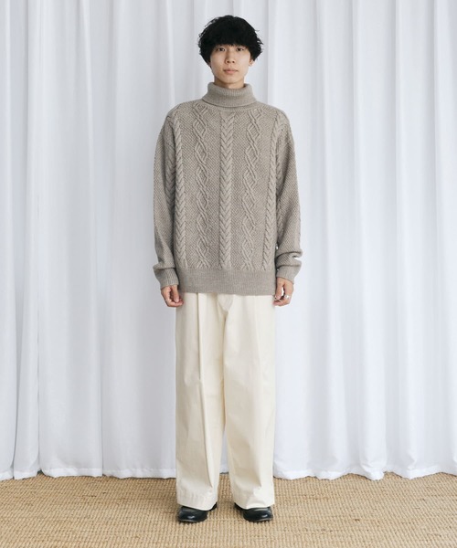 Couleur Meler（クルールメリー）の「Couleur Meler なかじ　ケーブル編みタートルネックニット（ニット/セーター・メンズ・ライトベージュ/ネイビー・MEDIUM/LARGE）」の22枚目の写真