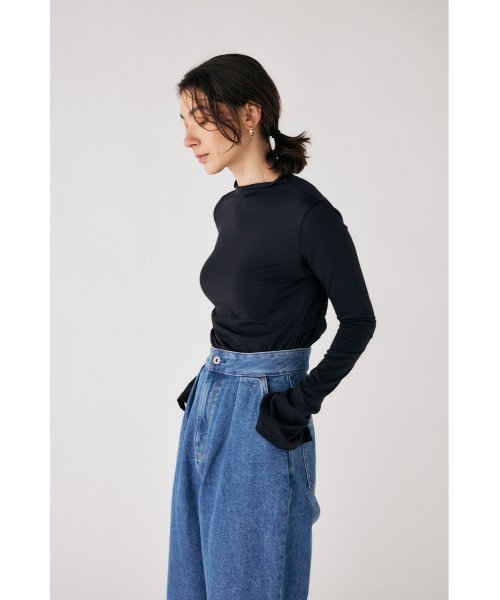 M_(エムアンダーバー)の「【M_】LOGO カットソー(Tシャツ/カットソー・レディース・グリーン/ブラック/ライトベージュ・2/1)」の2枚目の写真