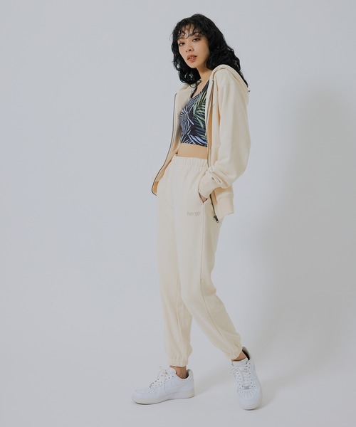 NERGY（ナージー）の「【UV】CREORAリーフ柄ブラトップ（スポーツブラ・レディース・ブラック/ブルー・L/M/S）」の4枚目の写真