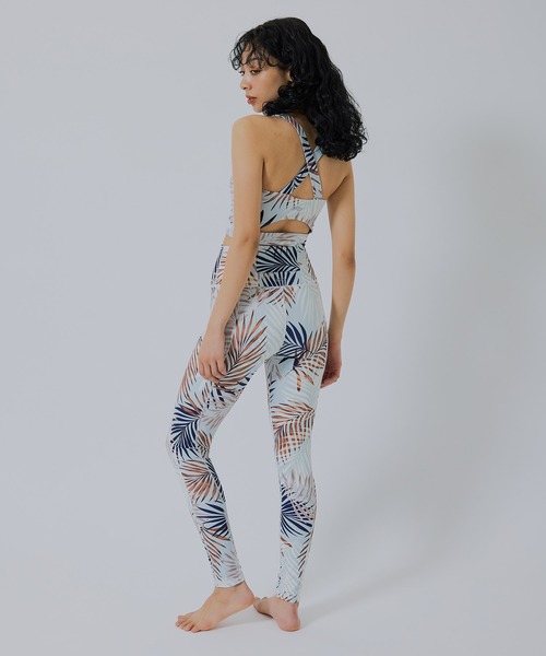 NERGY（ナージー）の「【UV】CREORAリーフ柄ブラトップ（スポーツブラ・レディース・ブラック/ブルー・L/M/S）」の8枚目の写真