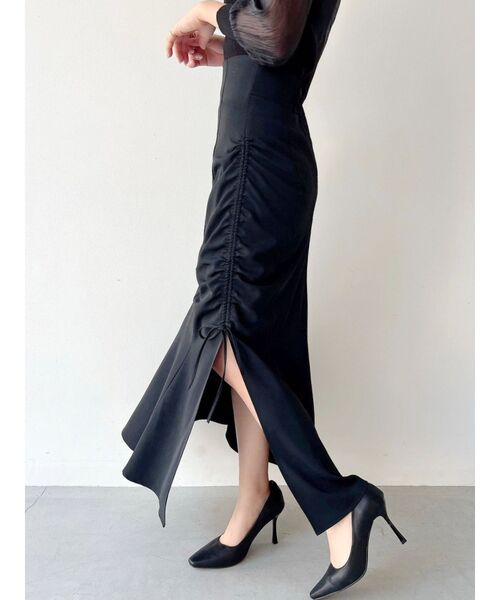 RESEXXY（リゼクシー）の「マーメイドギャザースカート（スカート・レディース・ブラック/イエロー/アイボリー・FREE）」の3枚目の写真