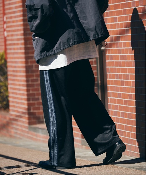 JOURNAL STANDARD(ジャーナルスタンダード)の「《追加》IKAT PATTERN トラックパンツ(その他パンツ・メンズ・ブルー系その他/ブラック/チャコールグレー・MEDIUM/LARGE)」の9枚目の写真