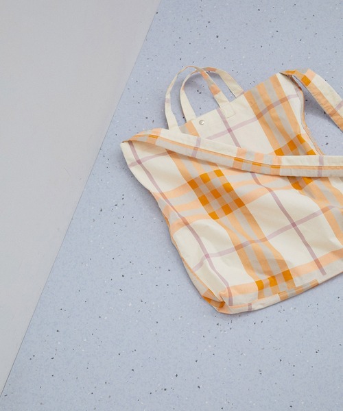 ADAM ET ROPE'（アダムエロペ）の「チェックプリントギャザー2WAYトート（トートバッグ・レディース・オレンジ系その他/イエロー系その他/ブルー系その他4/ピンク系その他2・FREE）」の4枚目の写真
