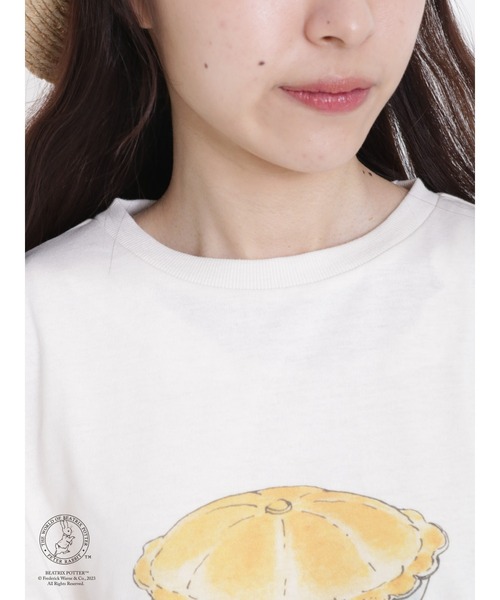 Samansa Mos2(サマンサ モスモス)の「【PETER RABBIT×SamansaMos2】パイ柄Tシャツ(Tシャツ/カットソー・レディース・ブラック/オフホワイト/ベージュ・F)」の16枚目の写真