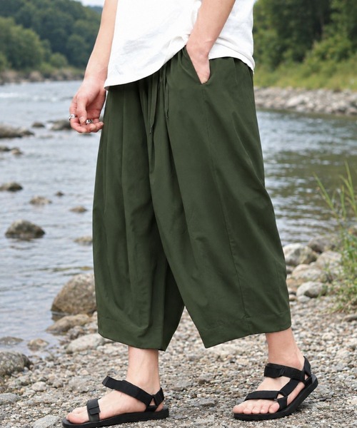 Salong hameu(サロン ハミュー)の「接触冷感 ストレッチ ワイドバルーンパンツ/膝下 七分丈サルエルイージーパンツ メンズ レディース ユニセックス(その他パンツ・メンズ・ネイビー/グリーン/ブラック/チャコールグレー/カーキ/ネイビー系1/グレー系1・M/L/LL/S)」の4枚目の写真